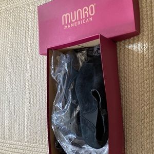 Munro booties